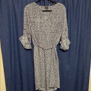 Mossimo Supply Co Black and White Sheath Dress Crew Neck 3/4 Cuffed Sleeves